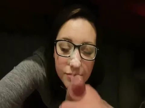 Nerdy teen rewarded with thick facial